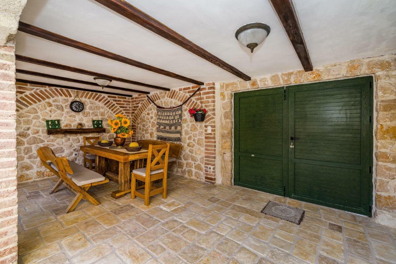 Stone House Villa Ražanac Exteriör bild